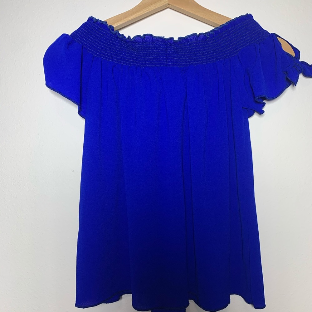 HP 🎉🎉🎉 •Vivace• Bright Blue Off Shoulder Top - Picture 3 of 3